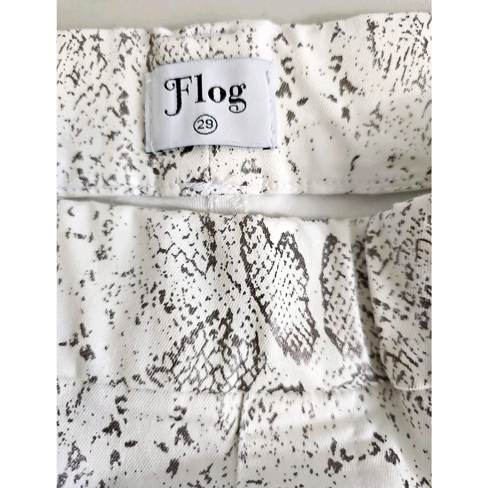 Flog ~Woman Size 29~ White Silver Animal Print Pull On Pants Stretch. - Picture 9 of 12